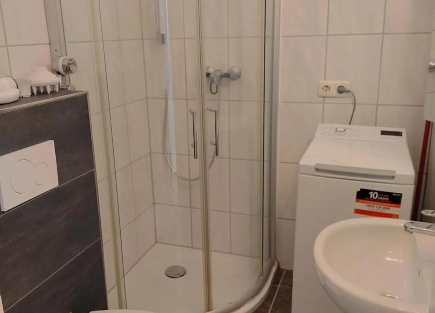 Kleines Apartment In Frankfurt Mit Eigenem Stellplatz In Messenaehe Frankfurt am Main Németország