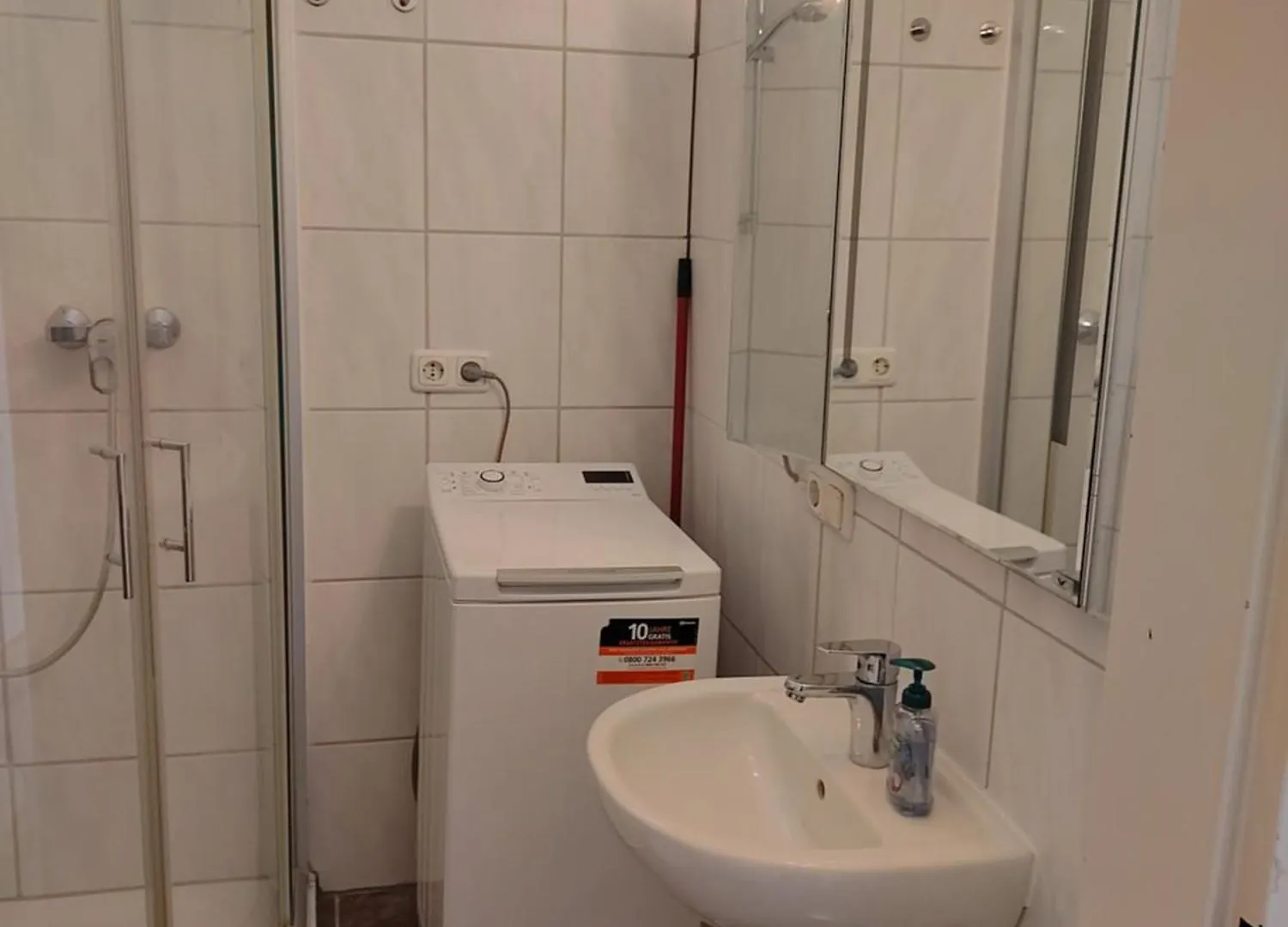 Kleines Apartment In Frankfurt Mit Eigenem Stellplatz In Messenaehe Frankfurt am Main 0*,  Németország