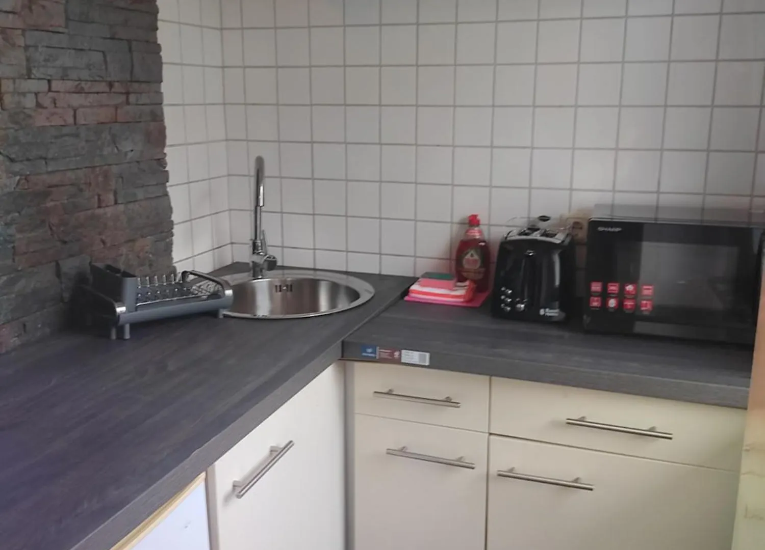 Kleines Apartment In Frankfurt Mit Eigenem Stellplatz In Messenaehe Frankfurt am Main
